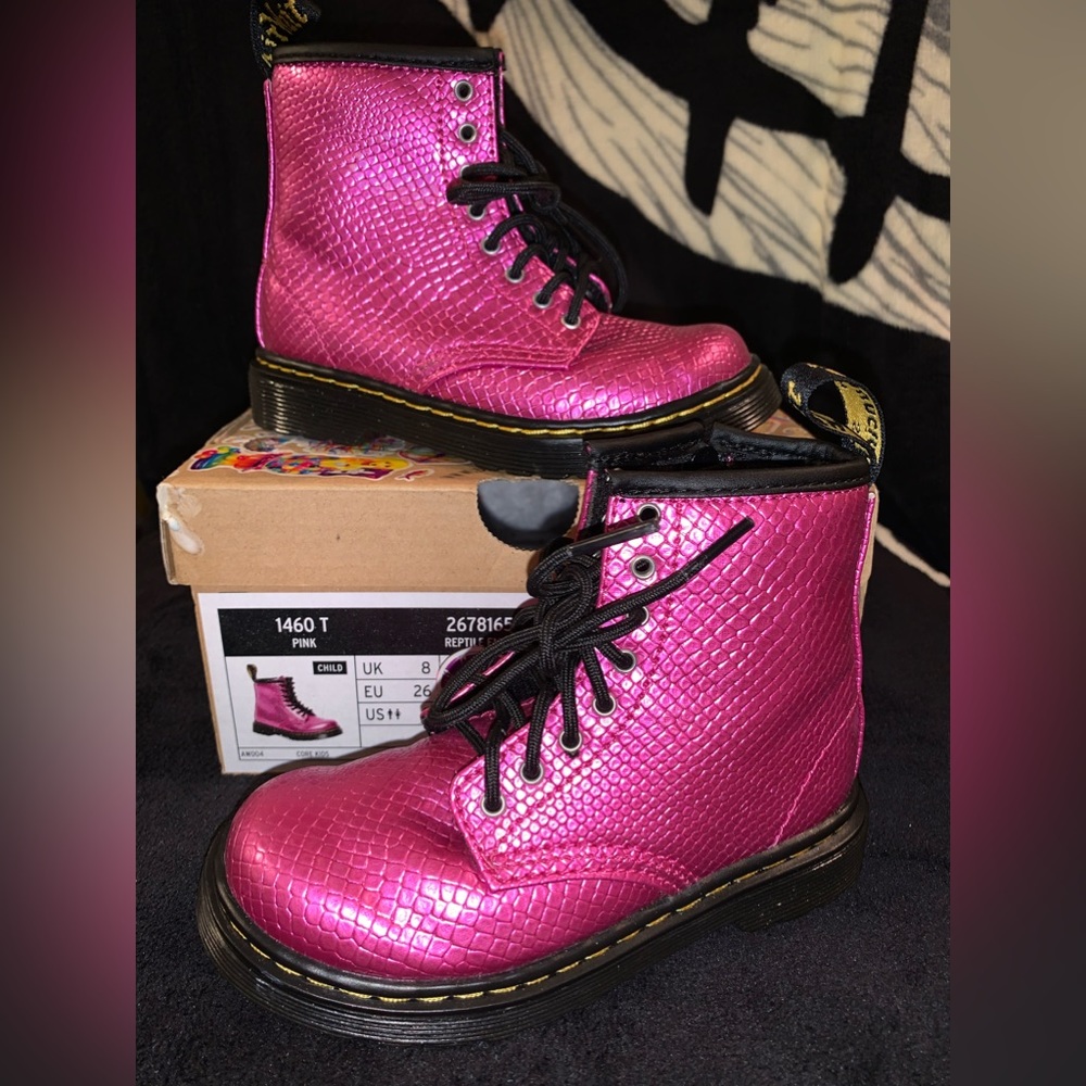 Hot pink New Dr.Martens!